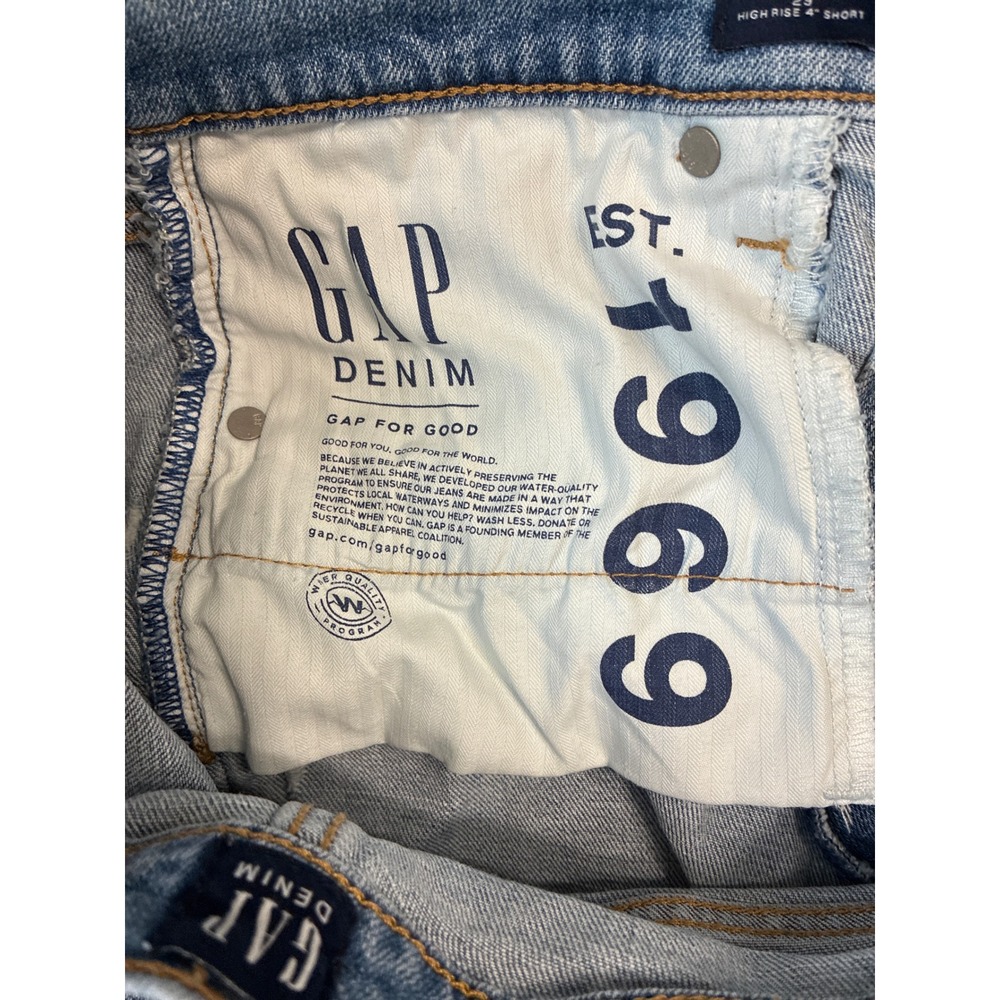 Gap Denim Womens High Rise 4 Inch Short Light Wash Distressed Raw Hem Size 29 - Picture 6 of 7